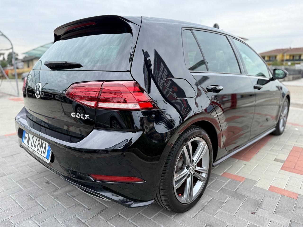 Volkswagen Golf 1.4 TSI 125 CV 5p. Sport R-LINE NEOPATENTATI