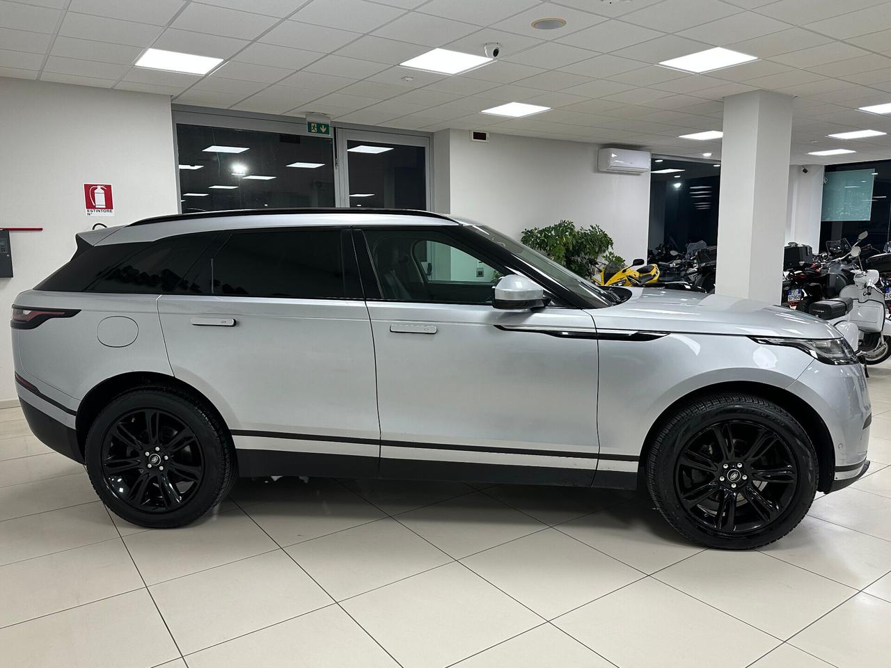 Land Rover Range Velar 2.0D I4 240 CV R-Dynamic SE