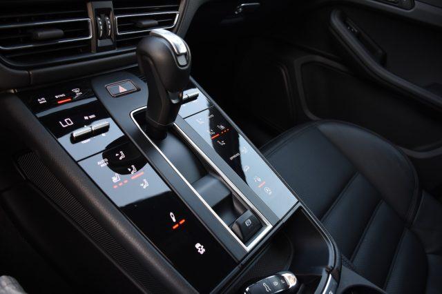 PORSCHE Macan 2.0 T *PDLS*CARPLAY*20"*CAM*