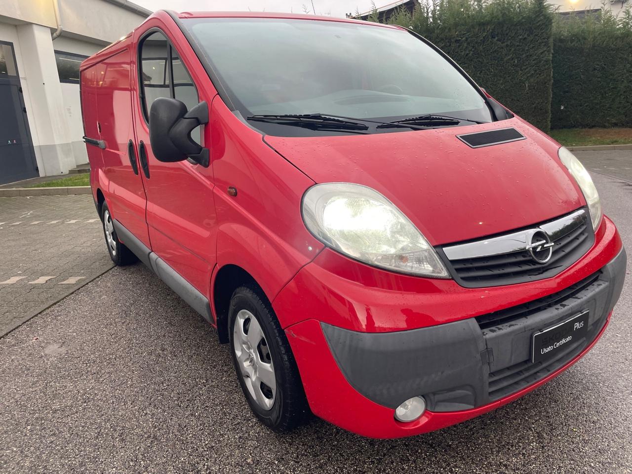 Opel Vivaro 2.0 CDTI 120CV anno 2013 pronto uso