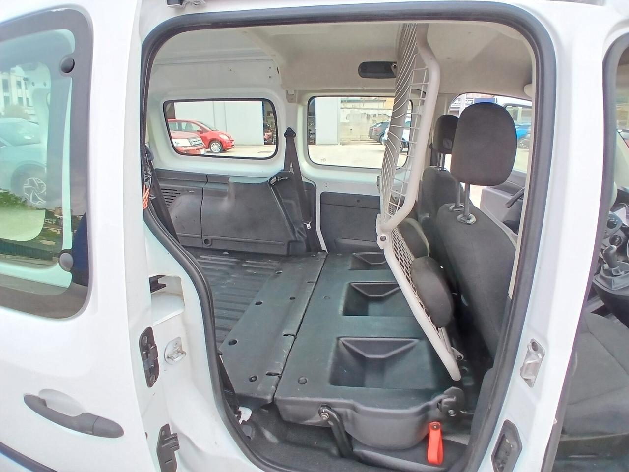 RENAULT KANGOO MAXI AUTOCARRO 5 POSTI