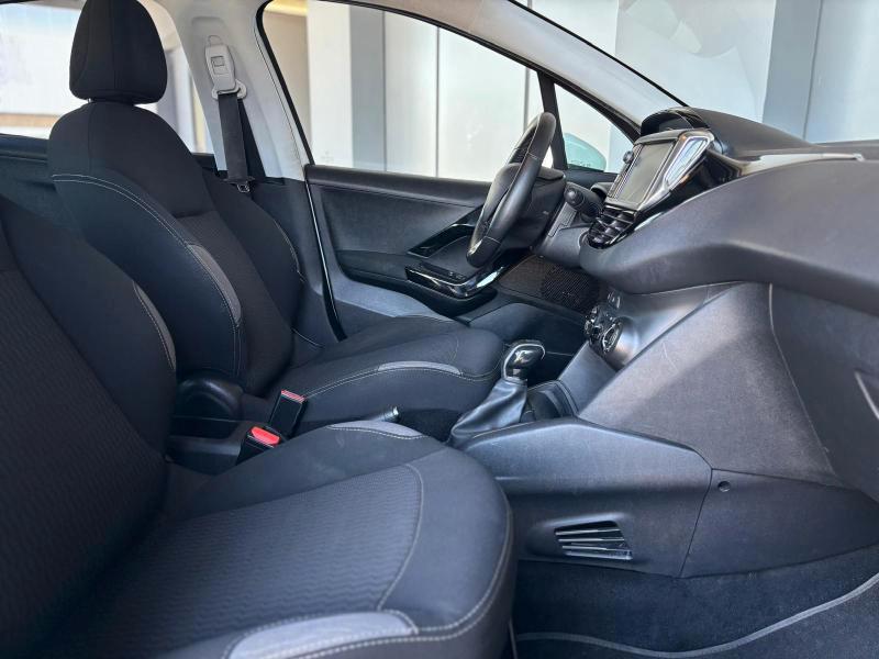 Peugeot 208 5 Porte 208 5p 1.2 puretech Active 82cv