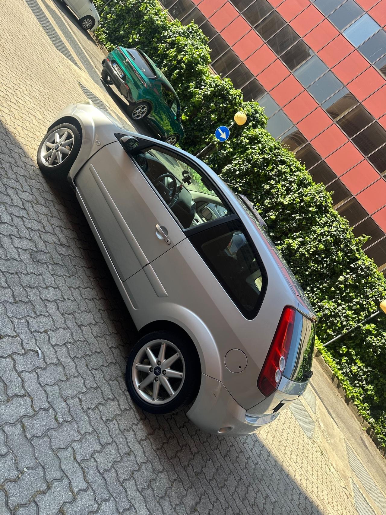 Ford Fiesta 1.2 16V 3p. Ghia