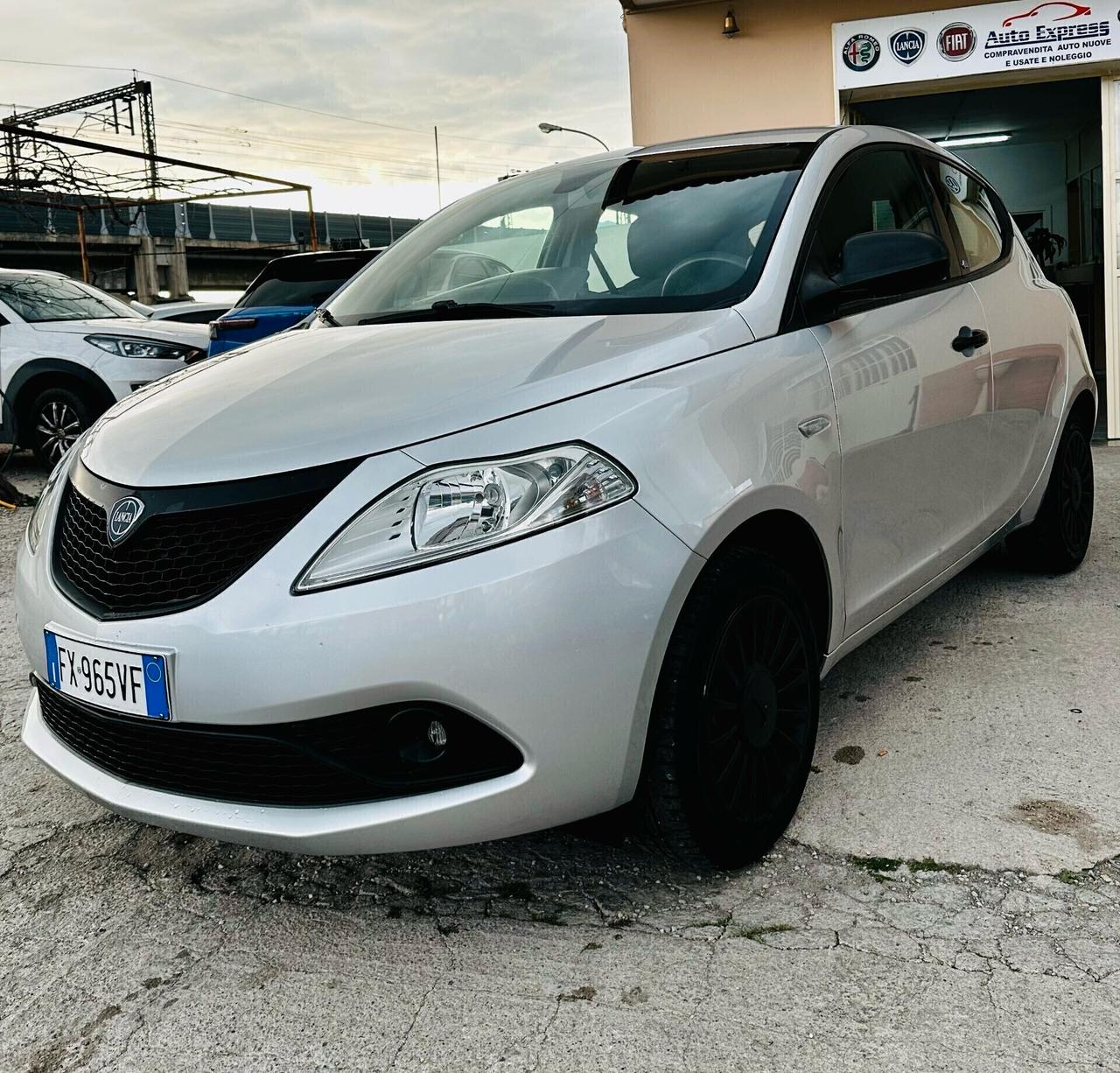Lancia Ypsilon 1.2 69 CV 5 porte GPL Ecochic Gold