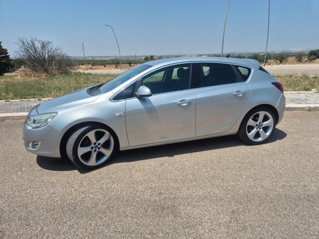 Opel Astra cosmo 1.4 Turbo 140CV 5 porte 2012