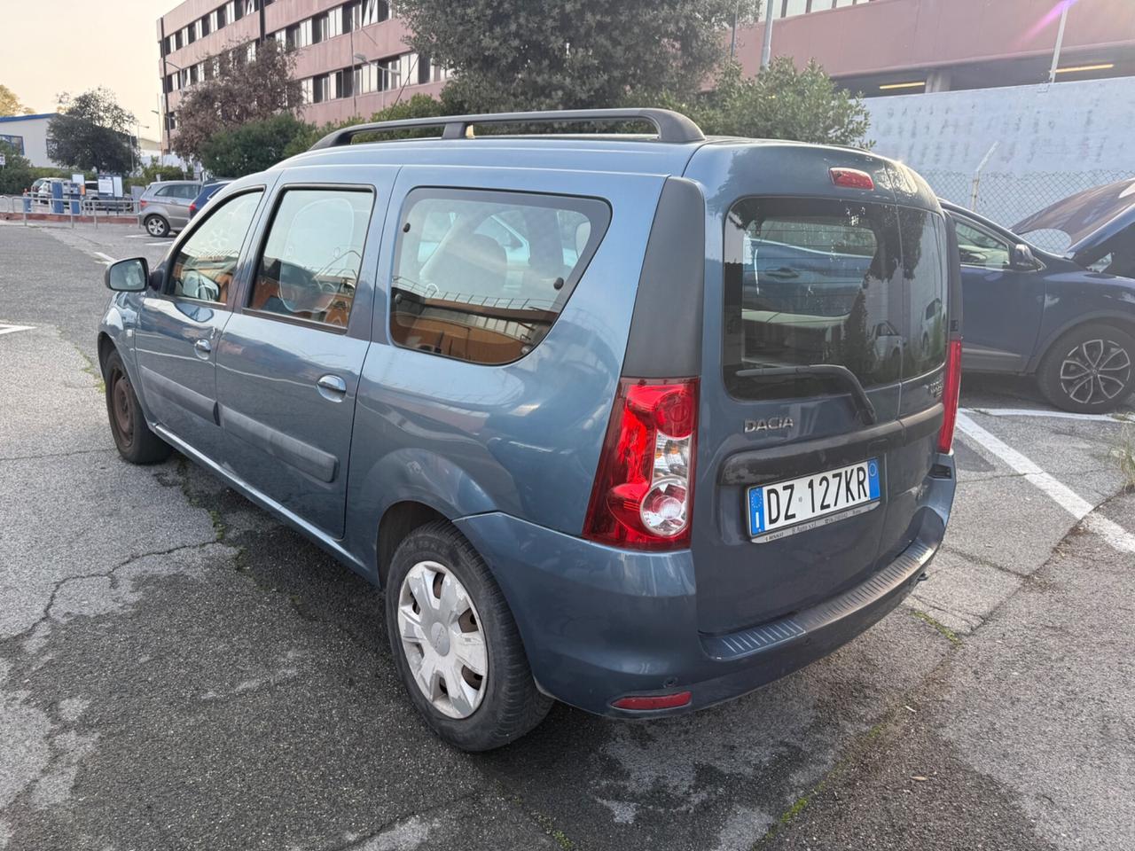 Dacia Logan 1.6 gol 7 posti ambiance
