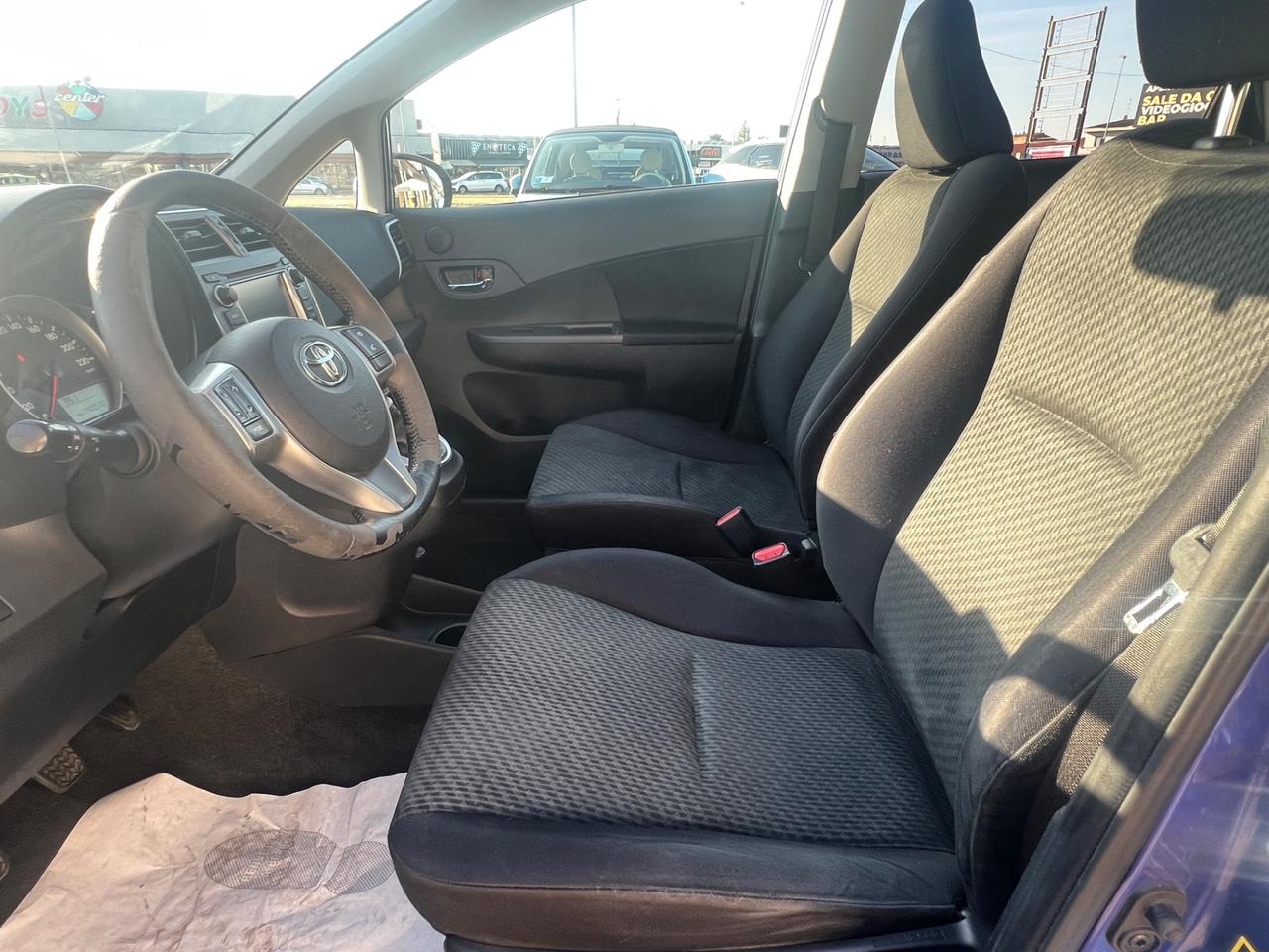 Toyota Verso-S 1.3 MT STYLE