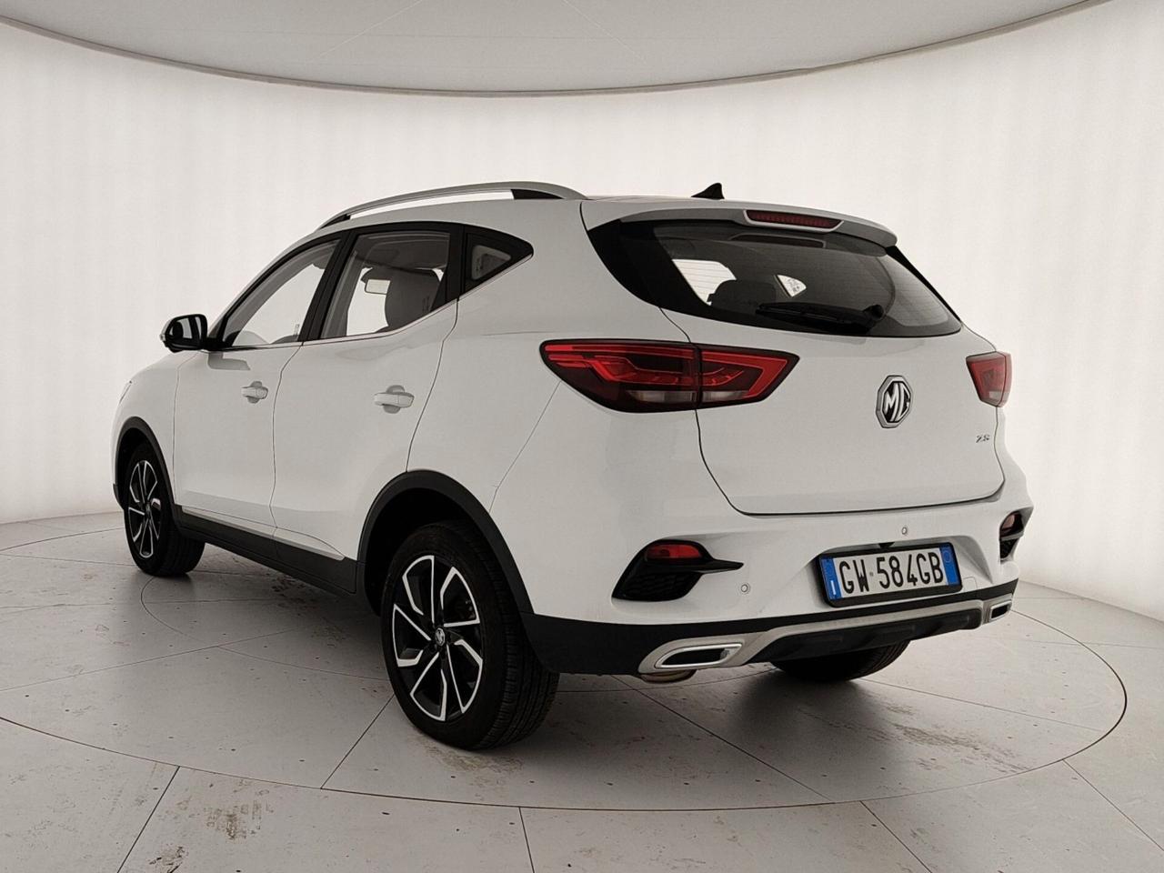Mg ZS 1.5L 5MT LUXURY