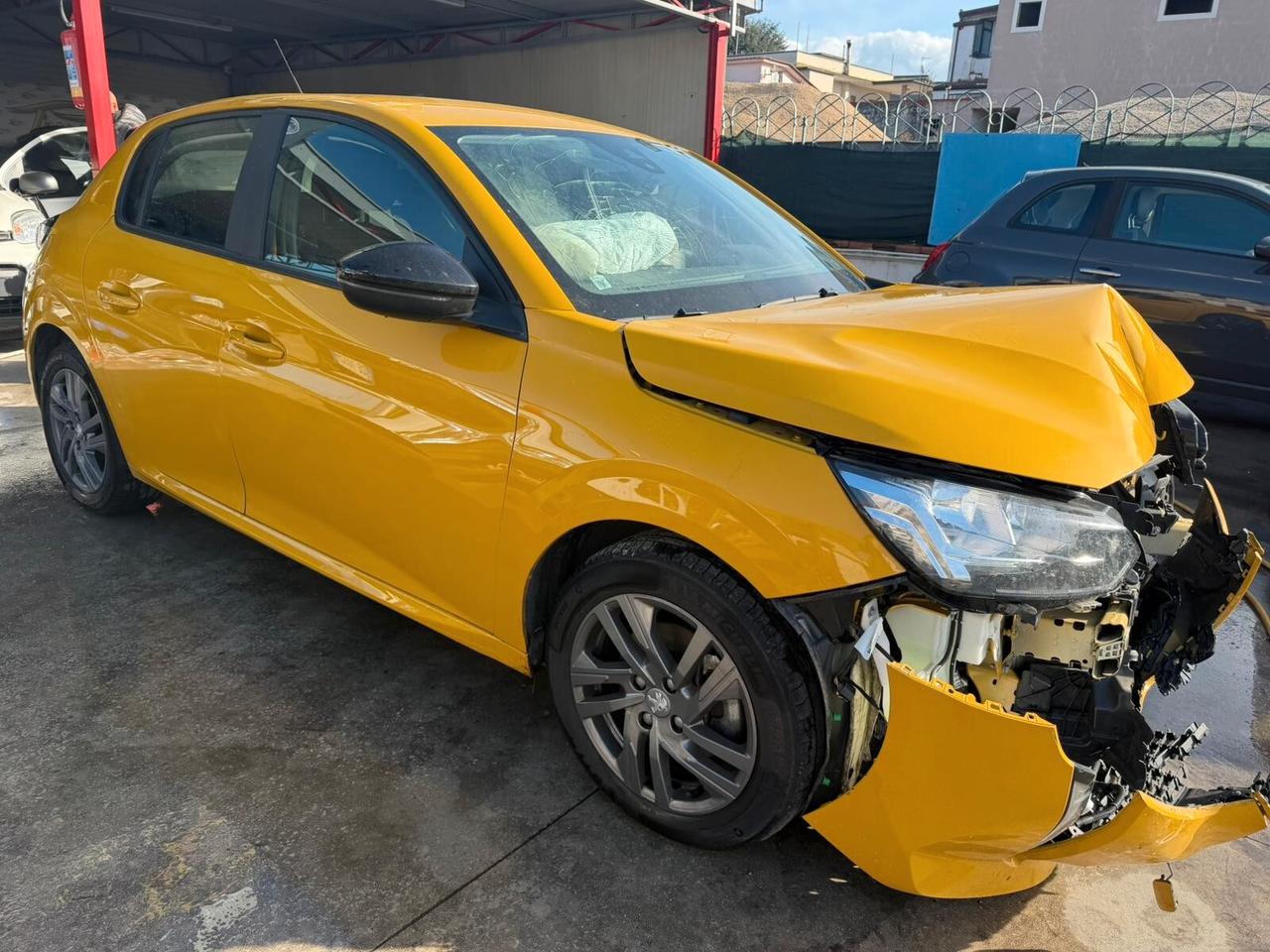 Peugeot 208 gt sinistrato - 2022