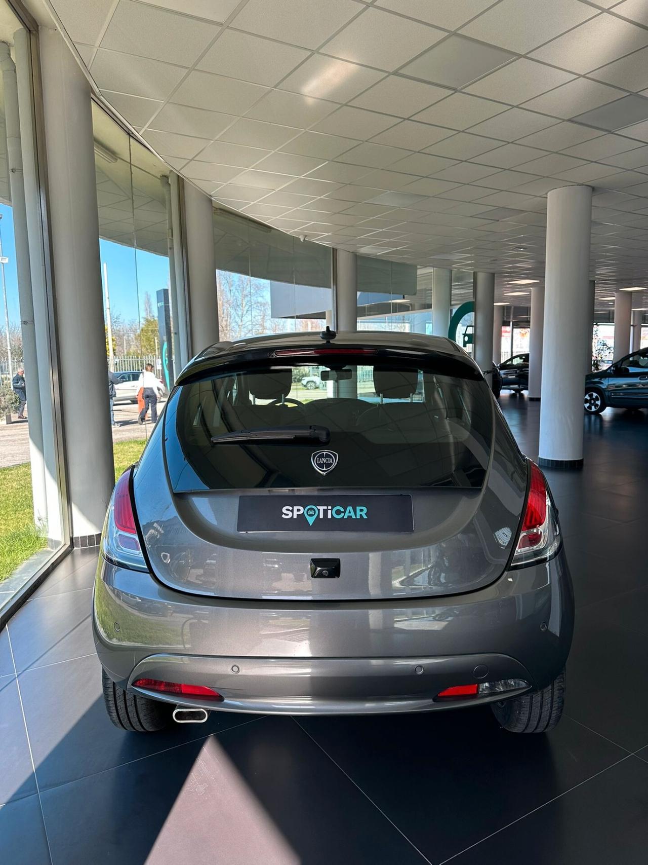 Lancia Ypsilon 1.0 FireFly 5 porte S&S Hybrid Platino
