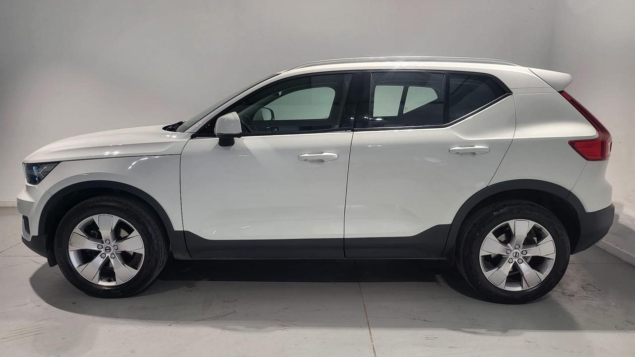 VOLVO XC40 1.5 t3 Momentum Core 163cv auto my21