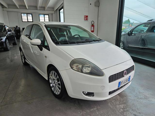 Fiat Grande Punto Grande Punto 3p 1.3 mjt 16v Active 75cv NEOPATENTATI