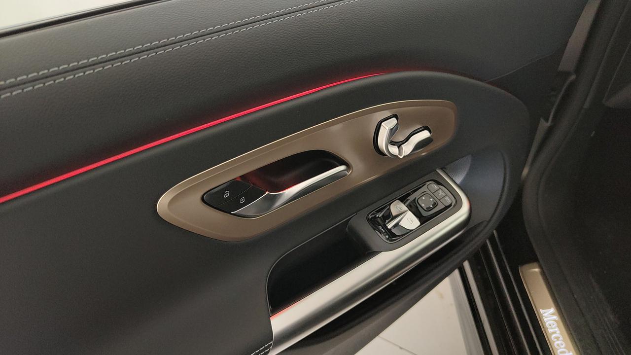 Mercedes-Benz CLA 250+ con tecnologia EQ