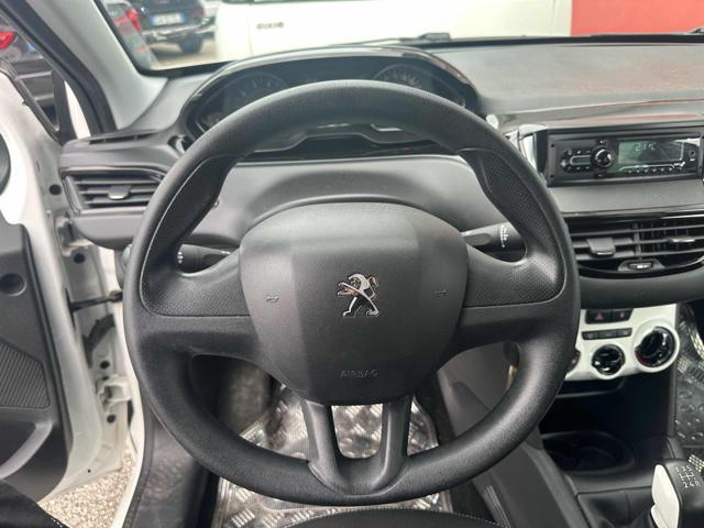 PEUGEOT 208 PureTech 1.2 Like