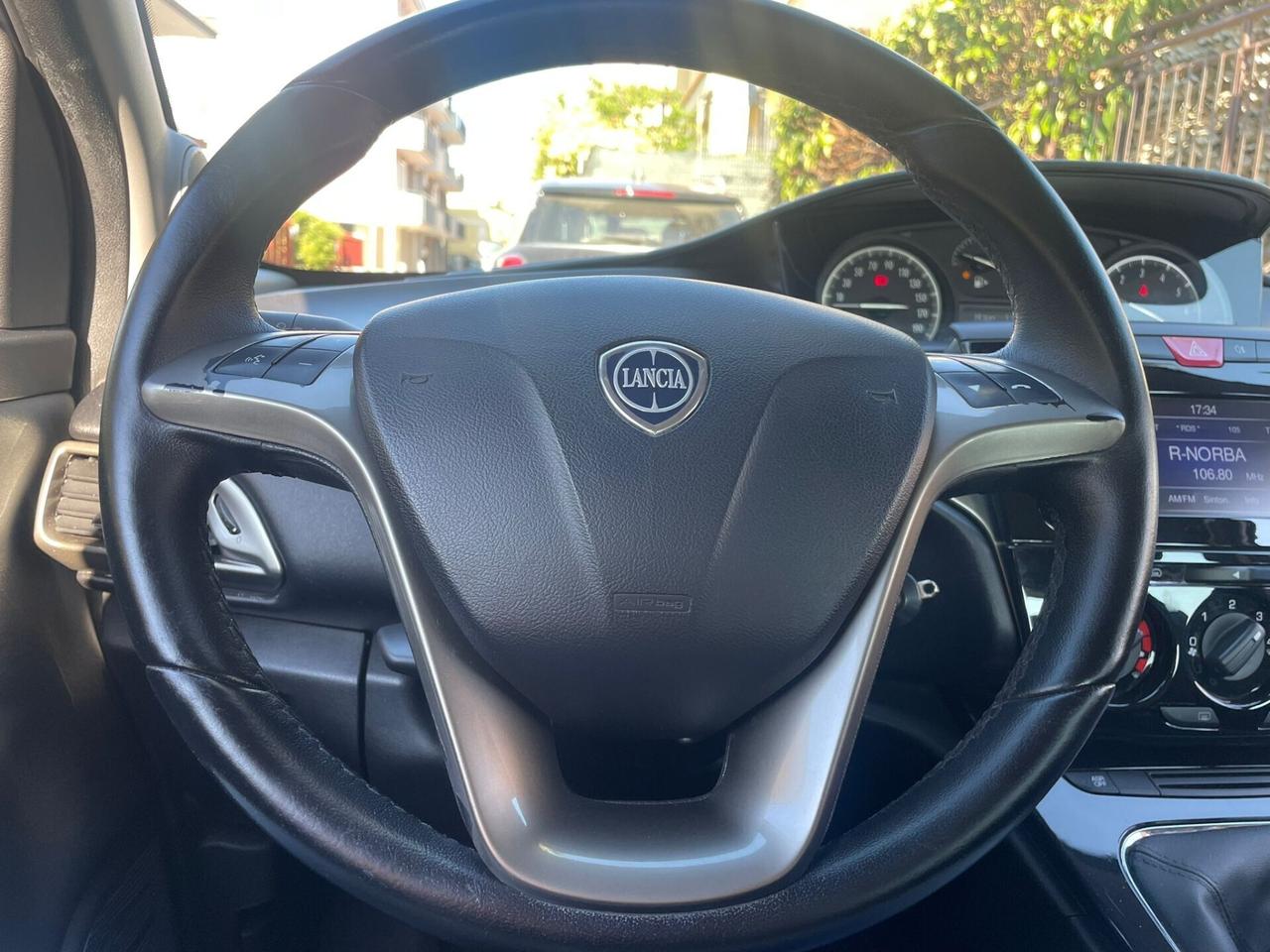 Lancia Ypsilon 1.2 69 CV 5 porte Gold