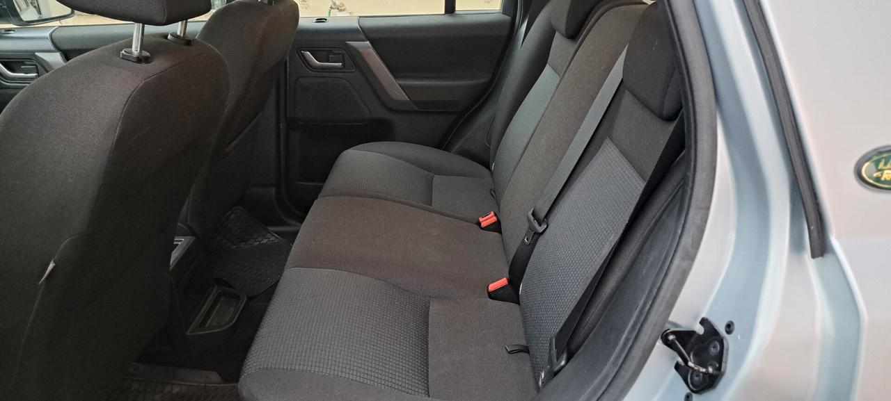 Land Rover Freelander 2 2.2 TD4 S