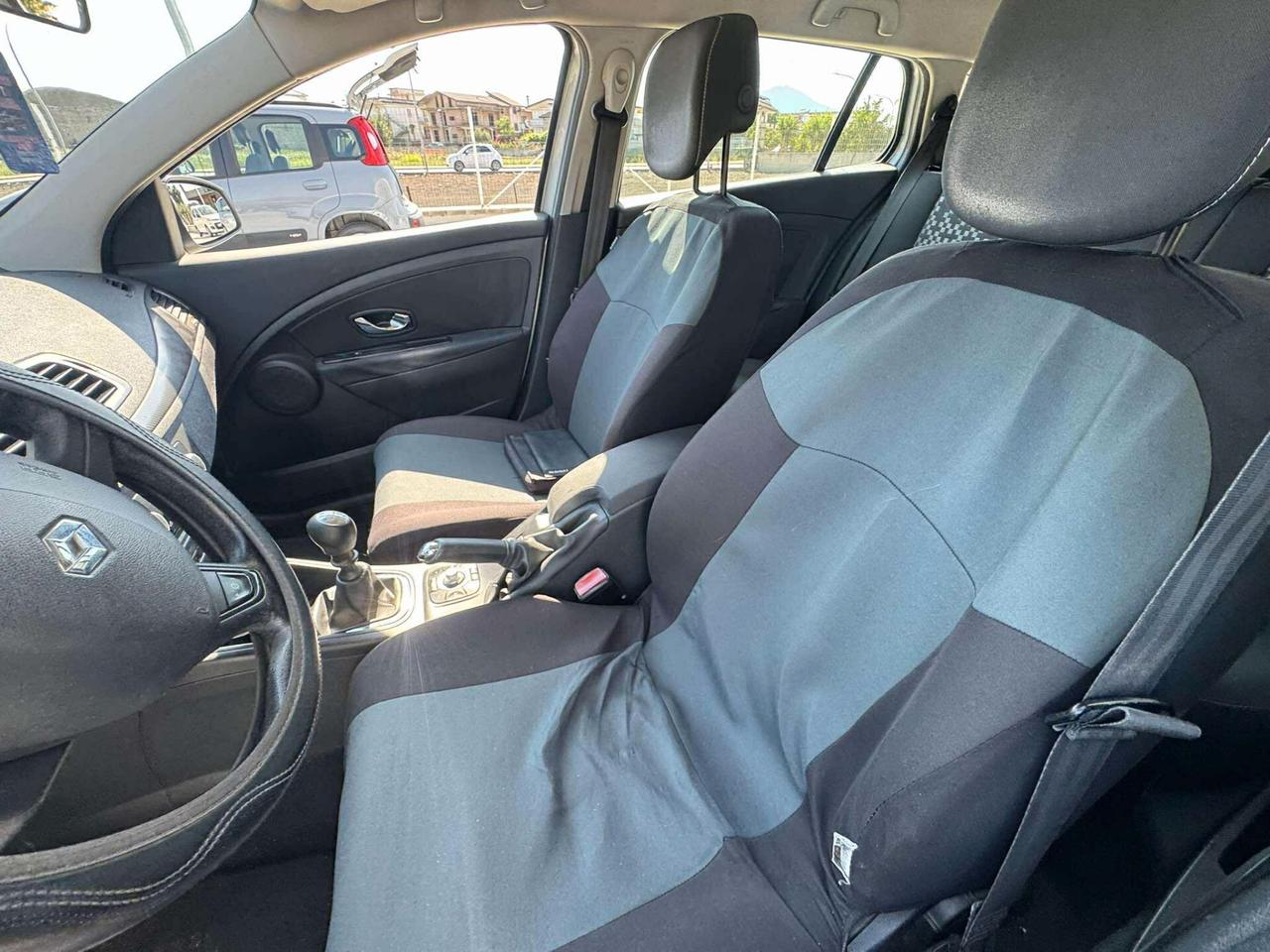 Renault Mégane 1.5 dCi 110CV SW Live-2013