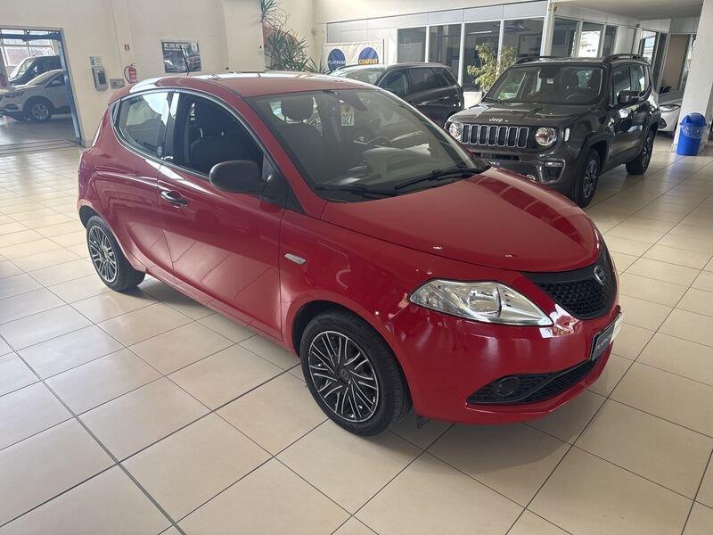 Lancia Ypsilon Ypsilon 1.0 FireFly 5 porte S&S Hybrid Ecochic Silver