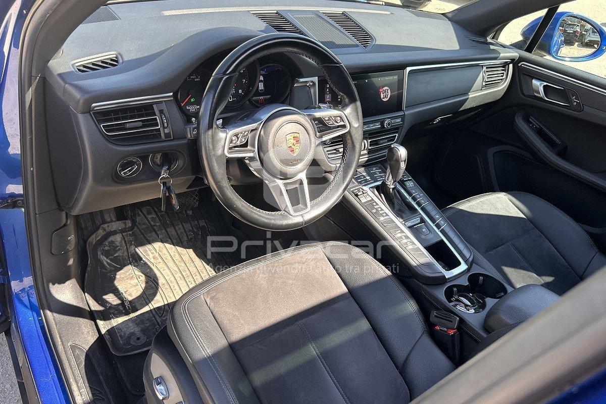 PORSCHE Macan 2.0