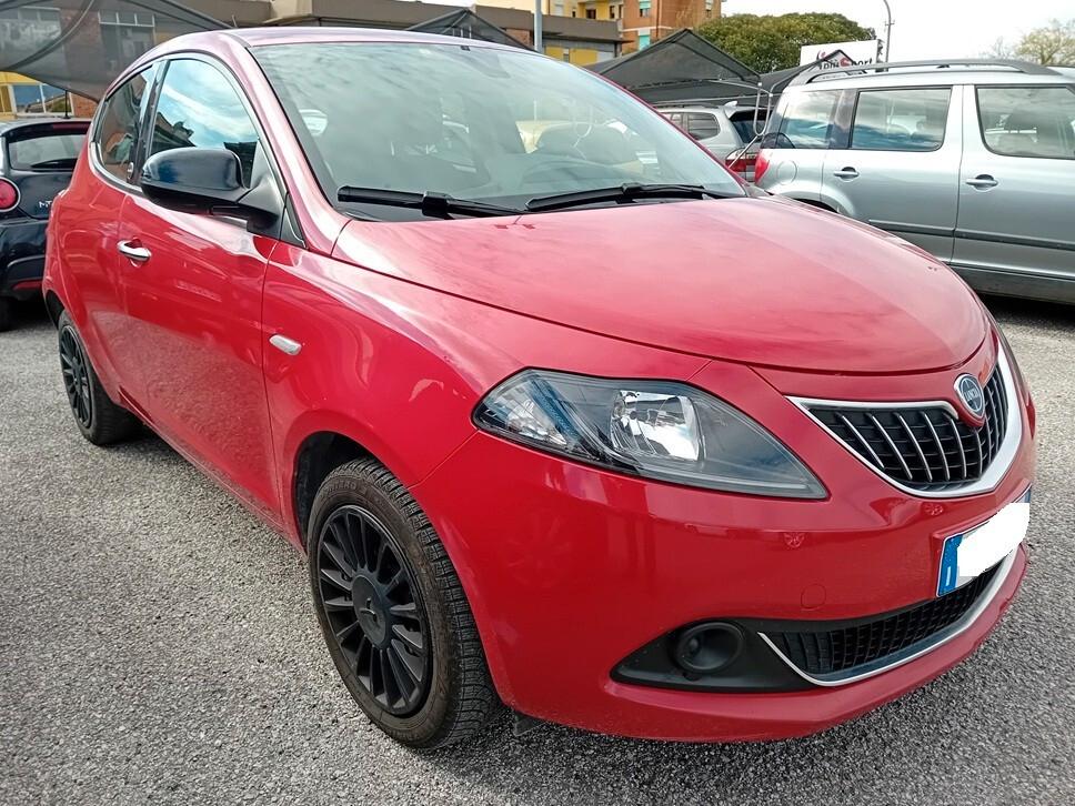 Lancia Ypsilon 1.0 FireFly 5 porte S&S Hybrid Ecochic Silver