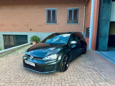 Volkswagen Golf GTD 2.0 TDI DSG 185cv