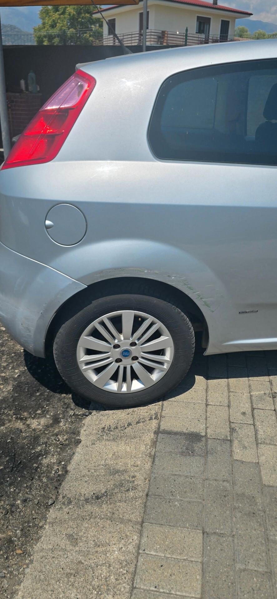 Fiat Grande Punto 1.3 MJT 75 CV 3 porte Dynamic