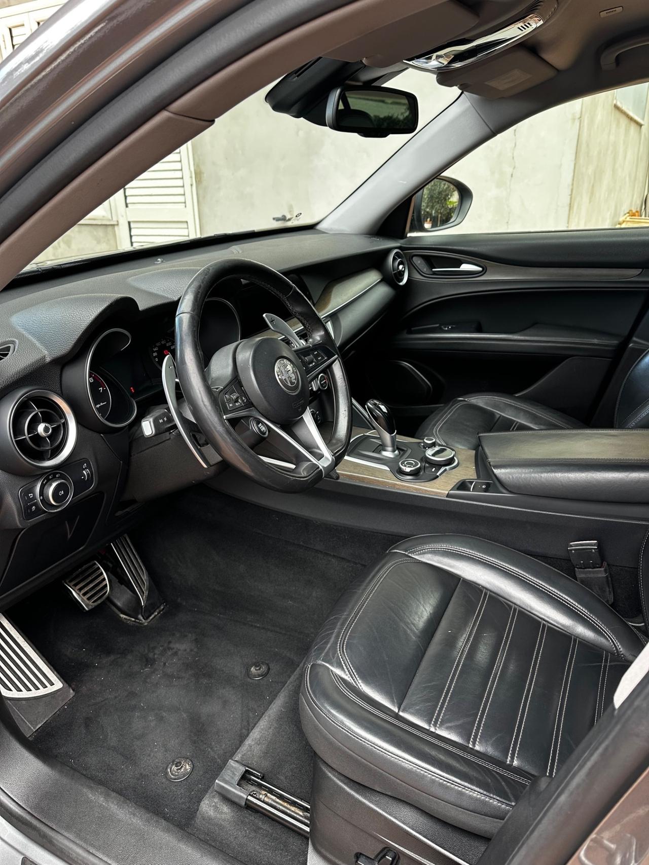 Alfa Romeo Stelvio 2.0 Turbo 200 CV AT8 Q4 Executive