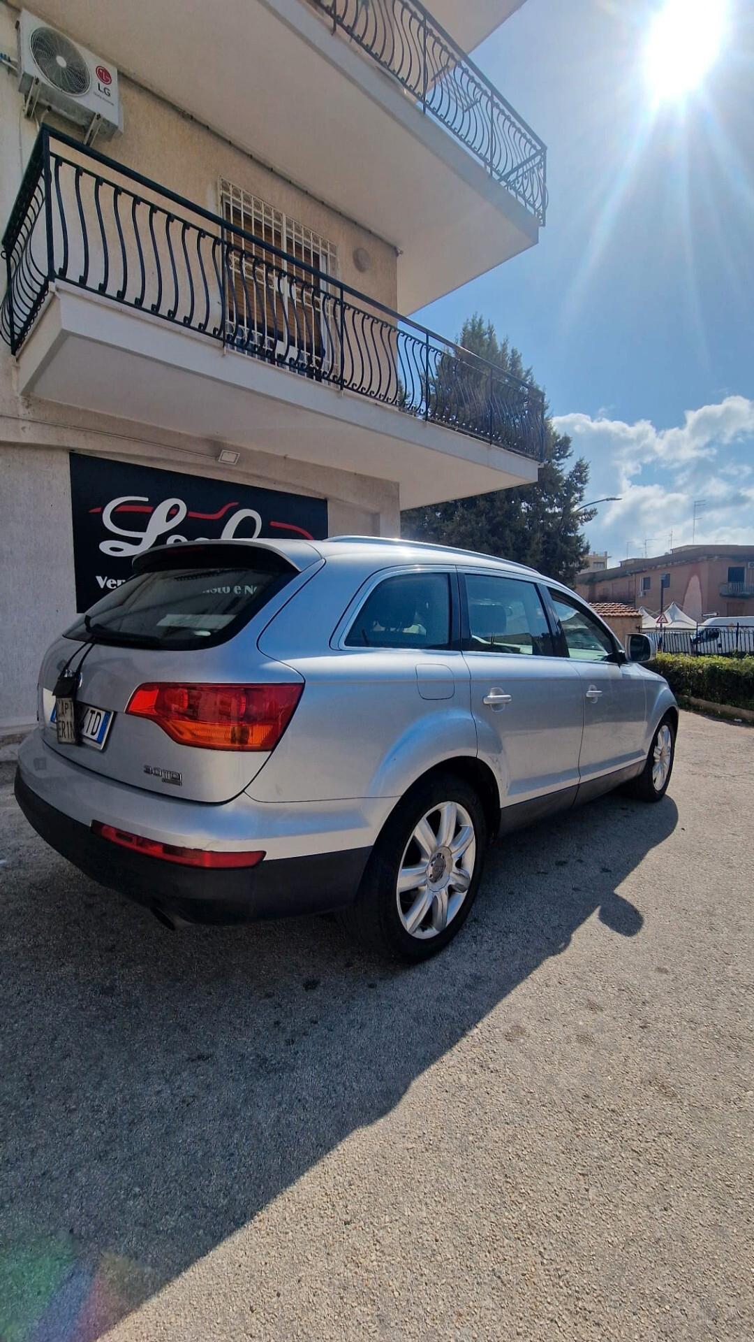 Audi Q7 3.0 V6 TDI 233CV quattro tiptronic