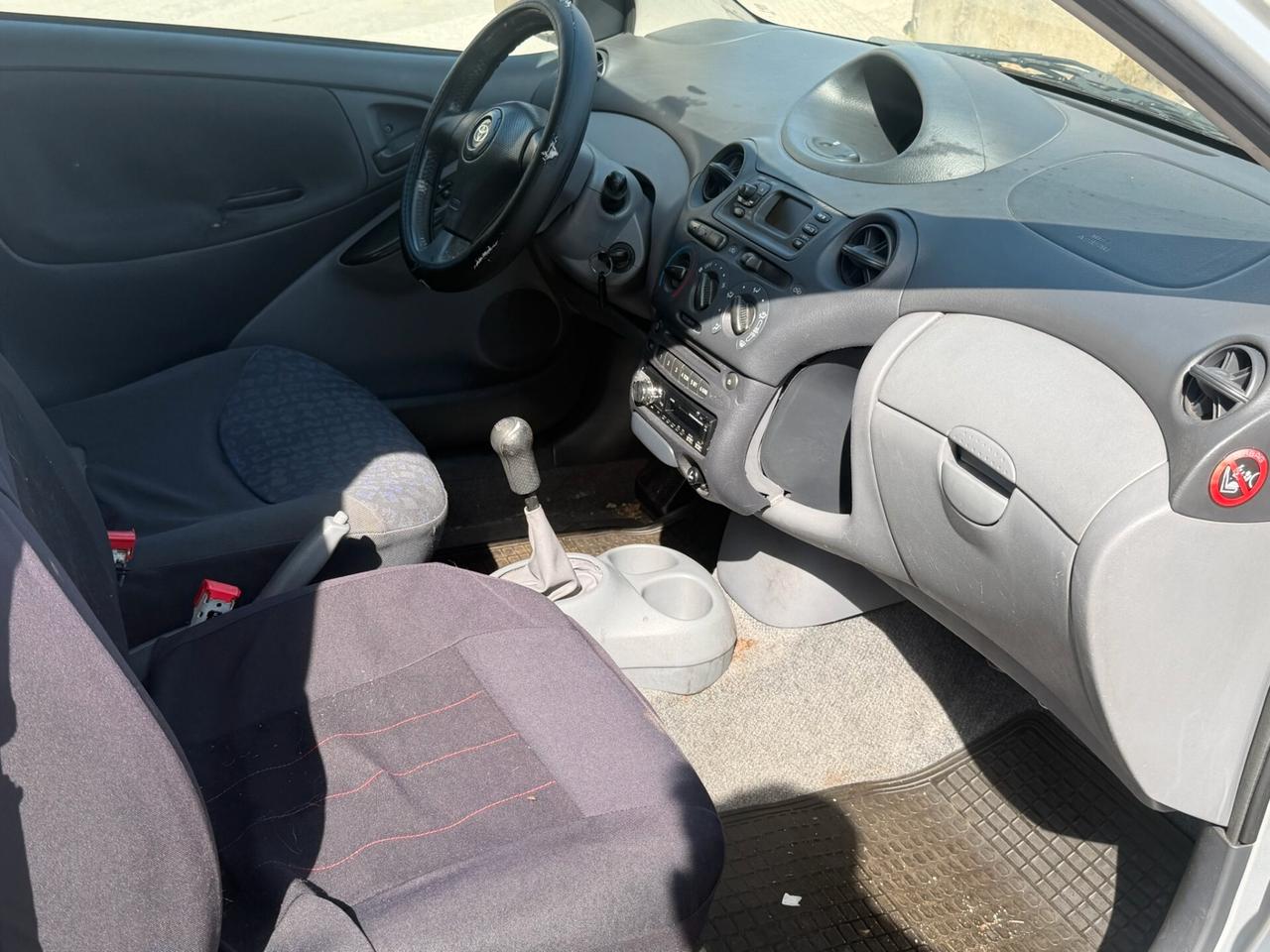 Toyota Yaris 1.3i 16V cat 3 porte Luna '03