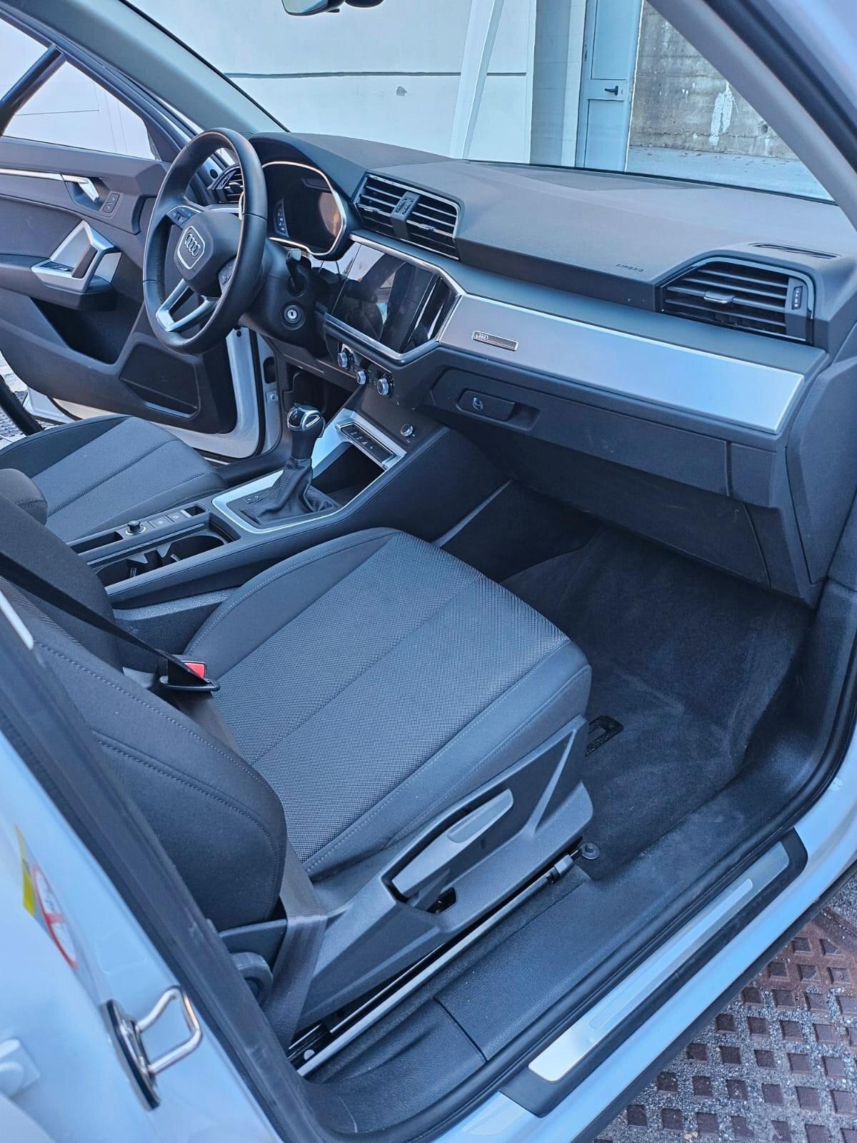 Audi Q3 35 TFSI S tronic Business Advanced