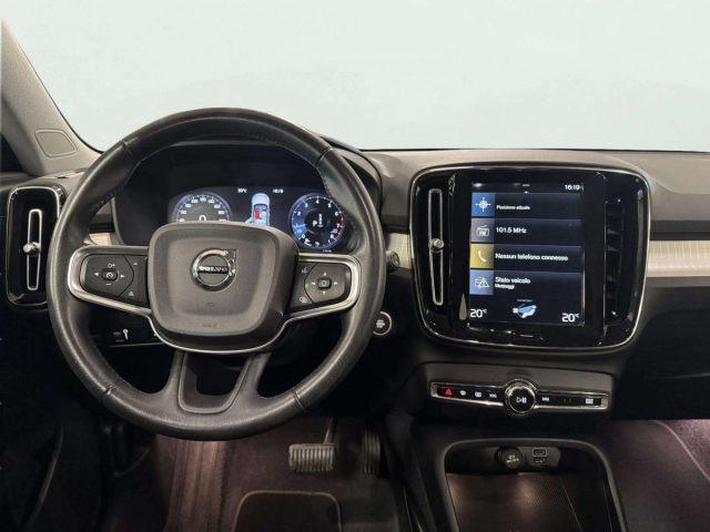 VOLVO XC40 T2 MOMENTUM CORE AUTOMATICA