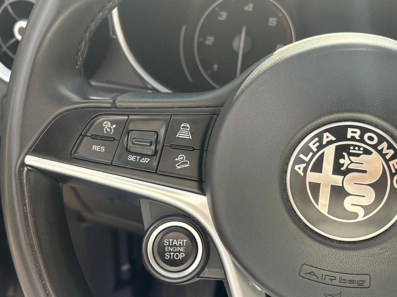 Alfa Romeo Stelvio 2.2 Turbodiesel 180 CV AT8 RWD Executive