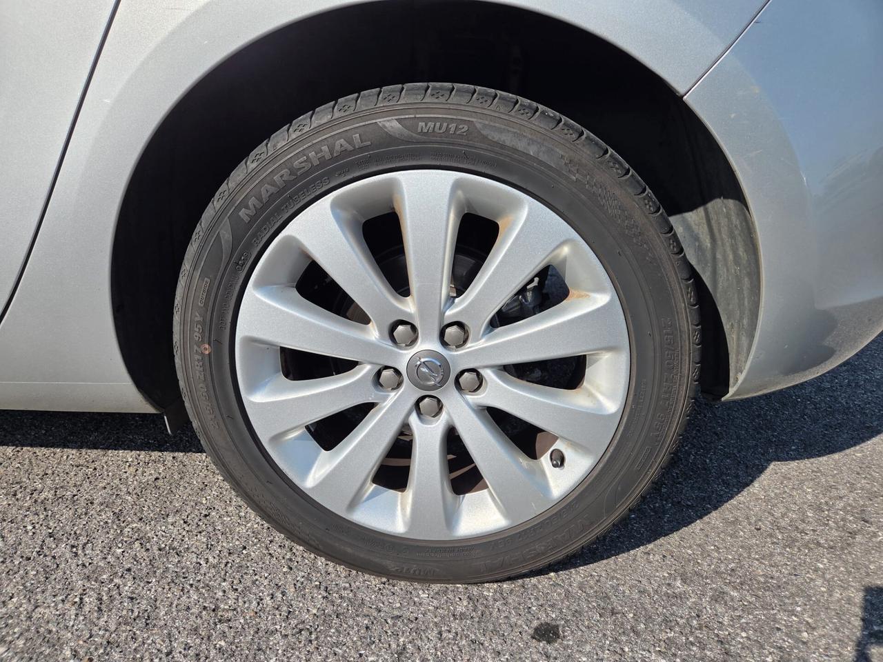 Opel Astra 1.4 Turbo 120CV 5 porte Cosmo *neopatentati* unipro* tagliandi certificati*