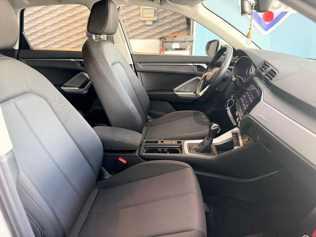 AUDI Q3 35 TDI S TRONIC BUSINESS