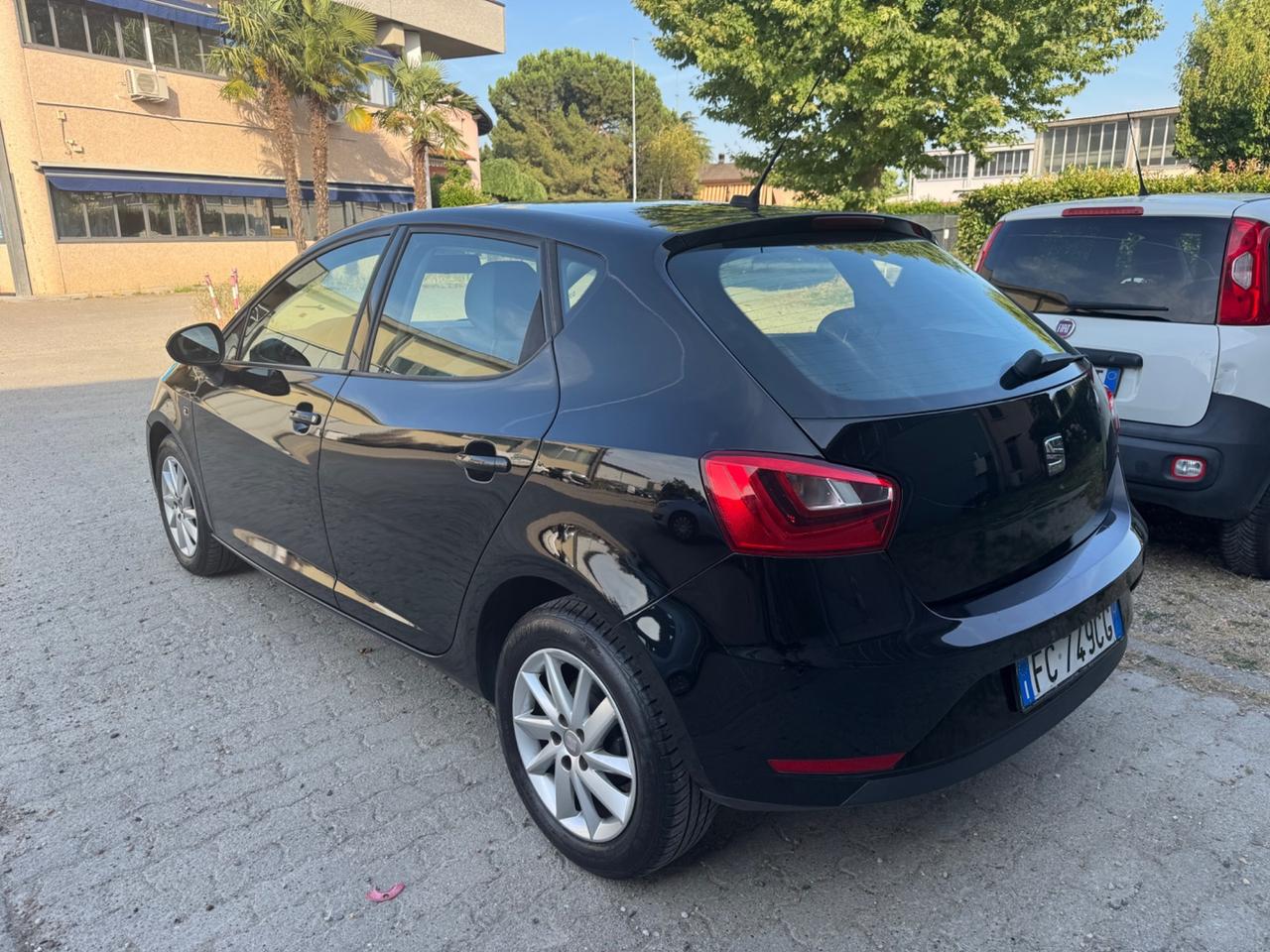 Seat Ibiza 1.4 TDI 75 CV 2016 neopatentato.