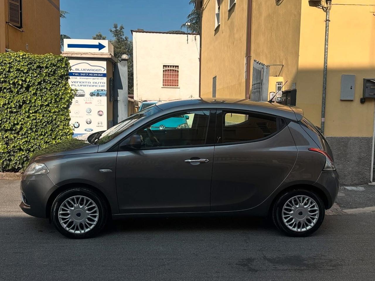 Lancia Ypsilon 1.2 69 CV 5 porte Gold