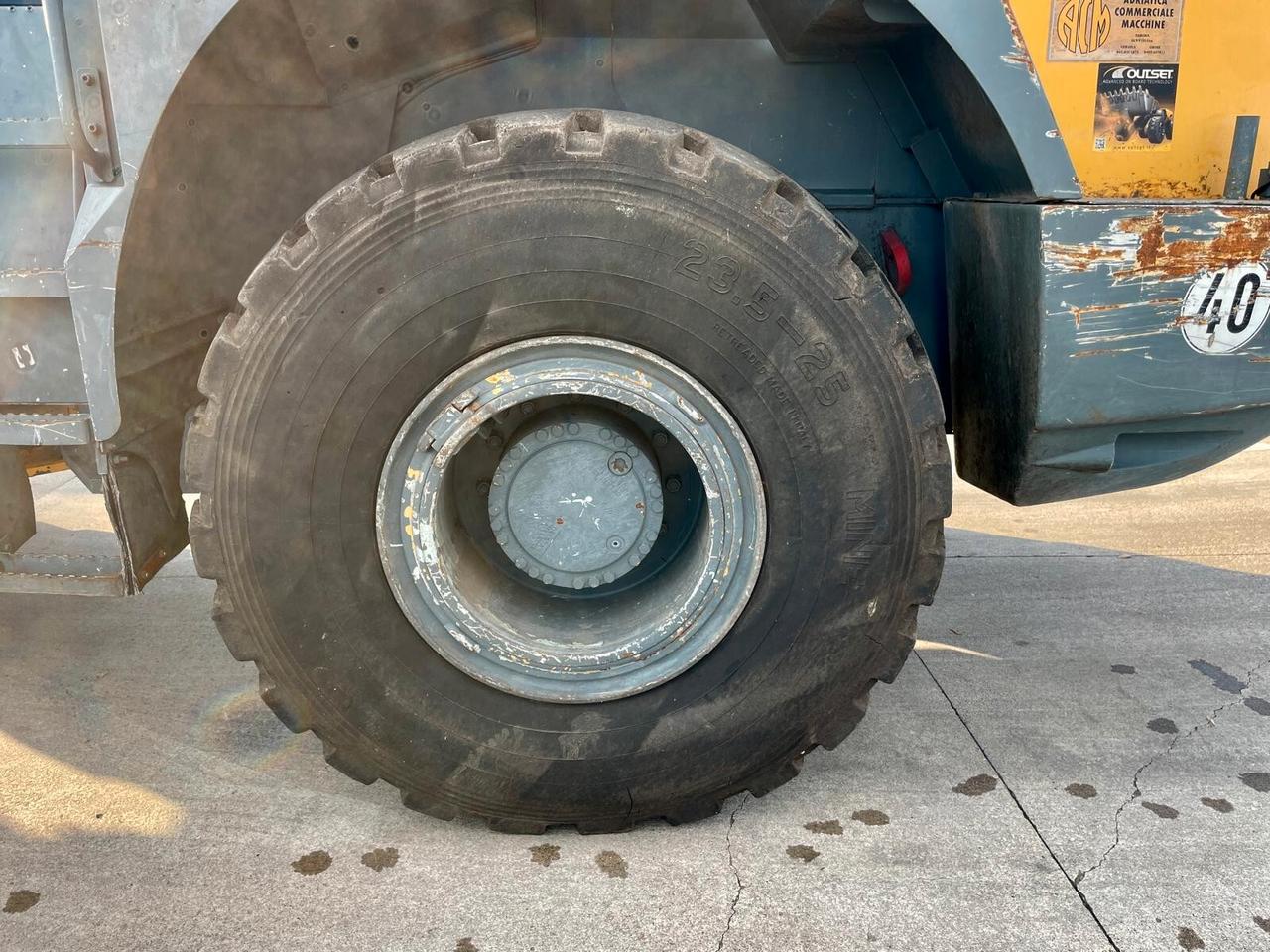 PALA GOMMATA LIEBHERR L 554 -