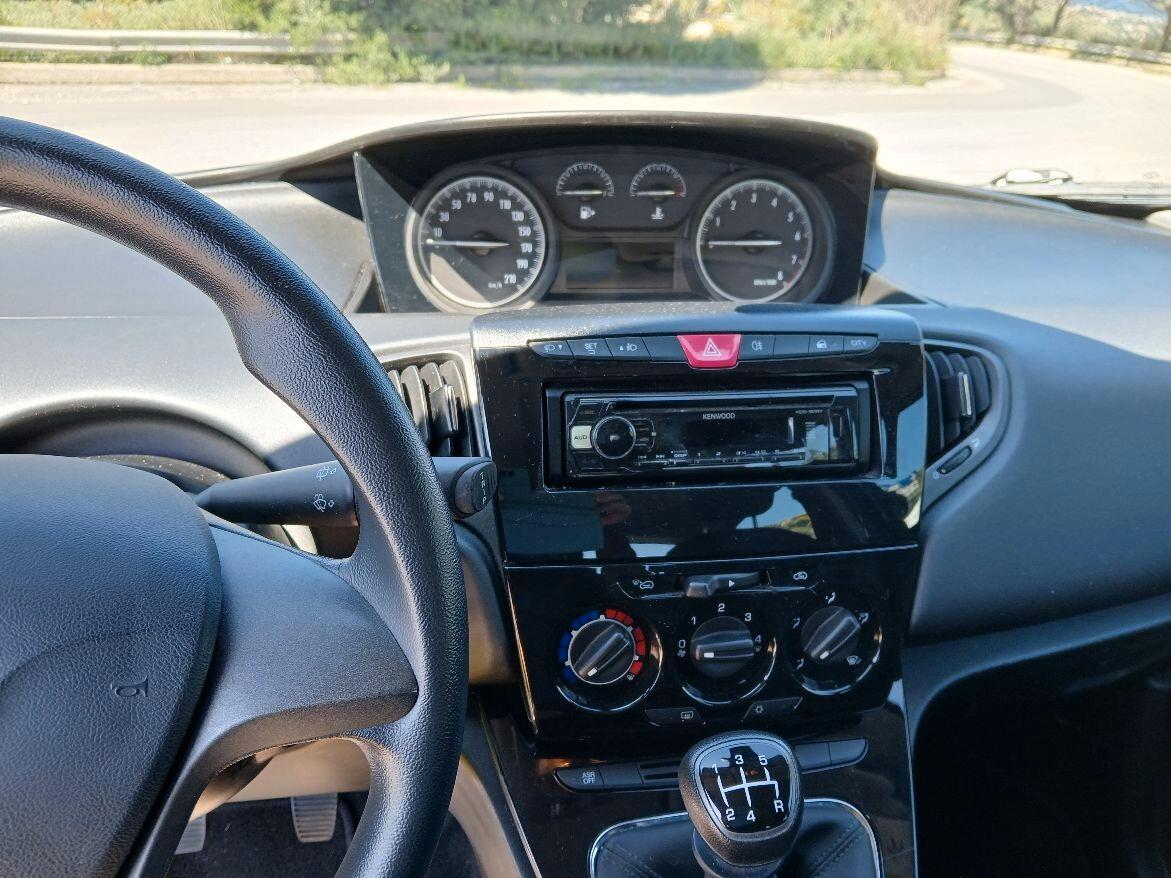 Lancia Y 1.2 Benzina (No hybrid)