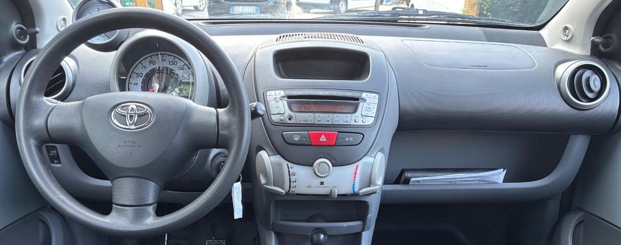 Toyota Aygo 1.4 DIESEL 5 porte Sol OK NEOPATENTATI