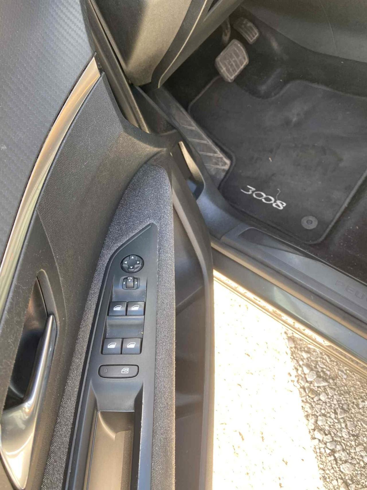 PEUGEOT 3008 1.5 131cv Automa. Allure 