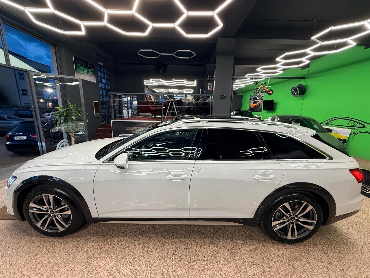 Audi A6 allroad 45 TDI 3.0 quattro S tronic Business Advanced