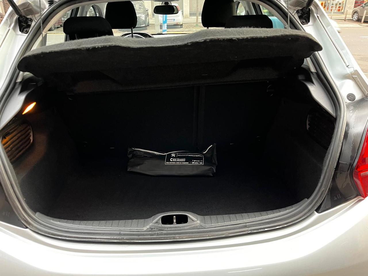 Peugeot 208 BlueHDi 75 5 porte Allure