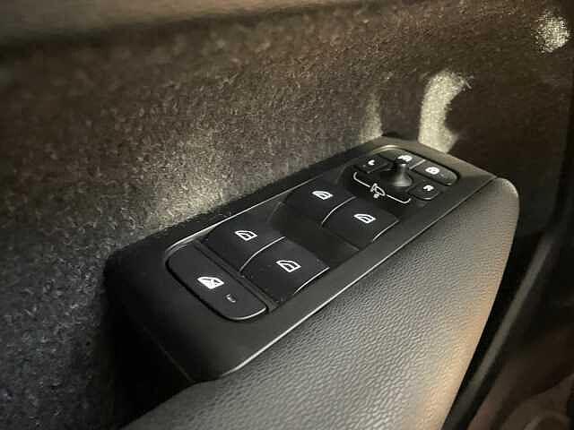 Volvo XC40 T3 1.5 163CV Geartronic R-design - IVA ESPOSTA
