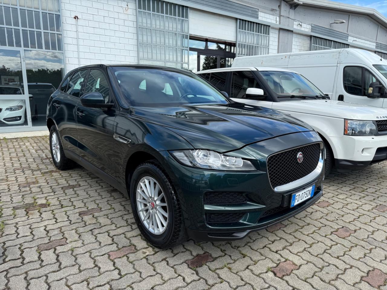 Jaguar F-Pace 2.0 D 180 CV AWD aut. PURE