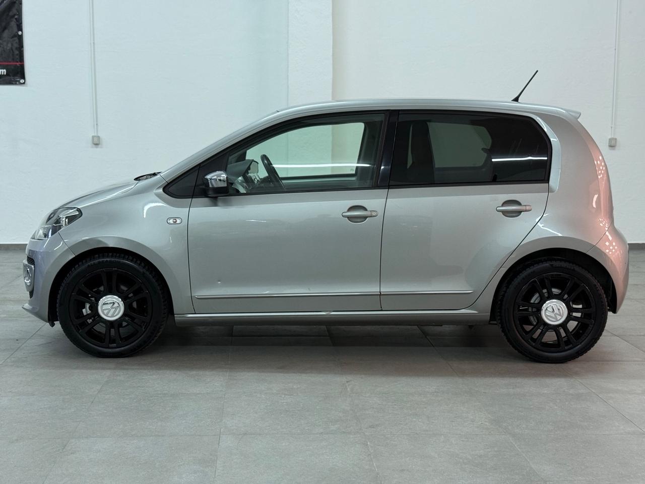 Volkswagen up! 1.0 75 CV 5p. BLACK