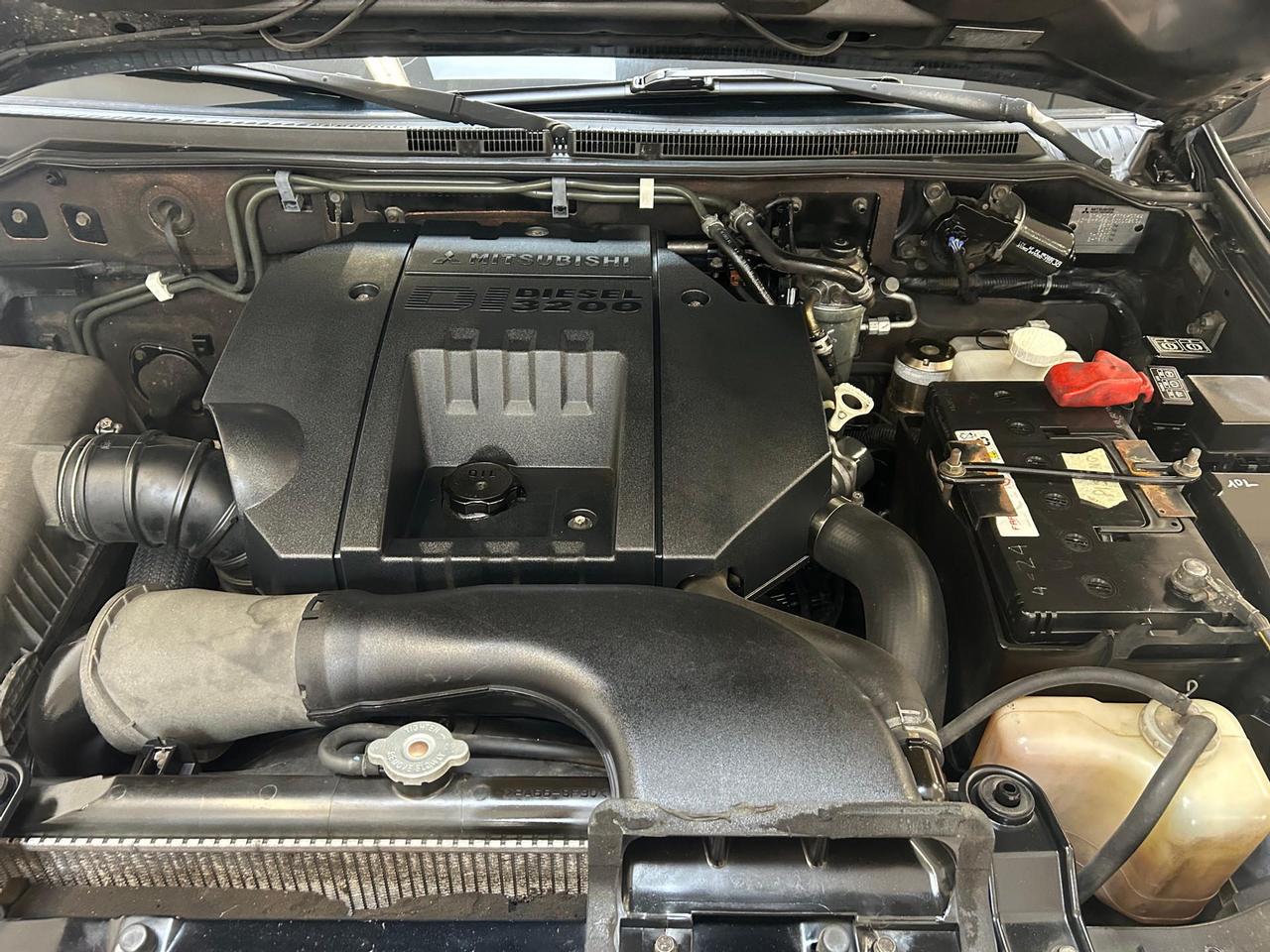 Mitsubishi Pajero 3p 3.2 tdi 16v di-d Invite