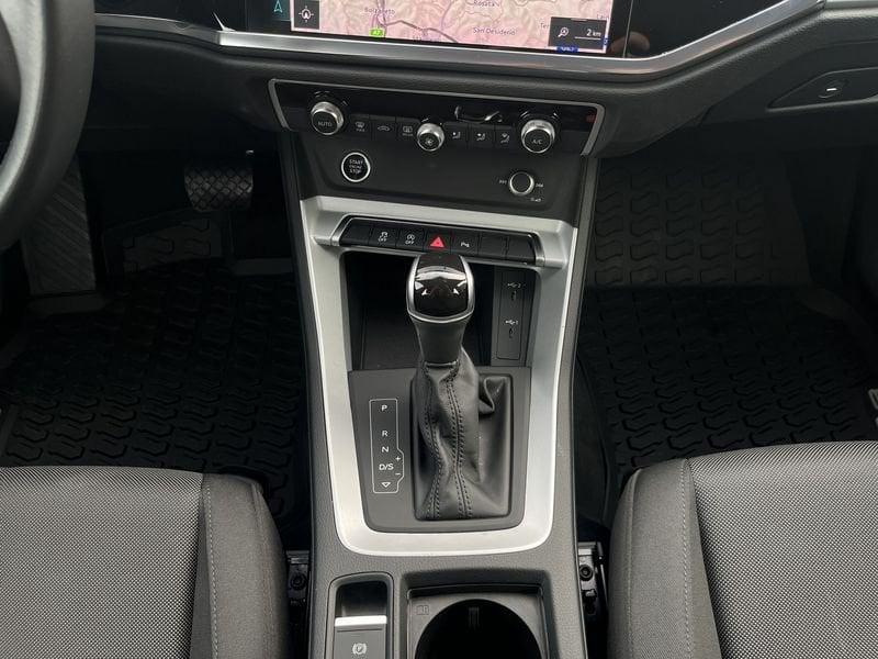 Audi Q3 35 2.0 tdi Business Advanced quattro s-tronic