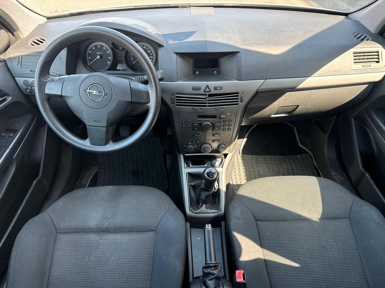 Opel Astra 1.4 benzina adatta neopatentati