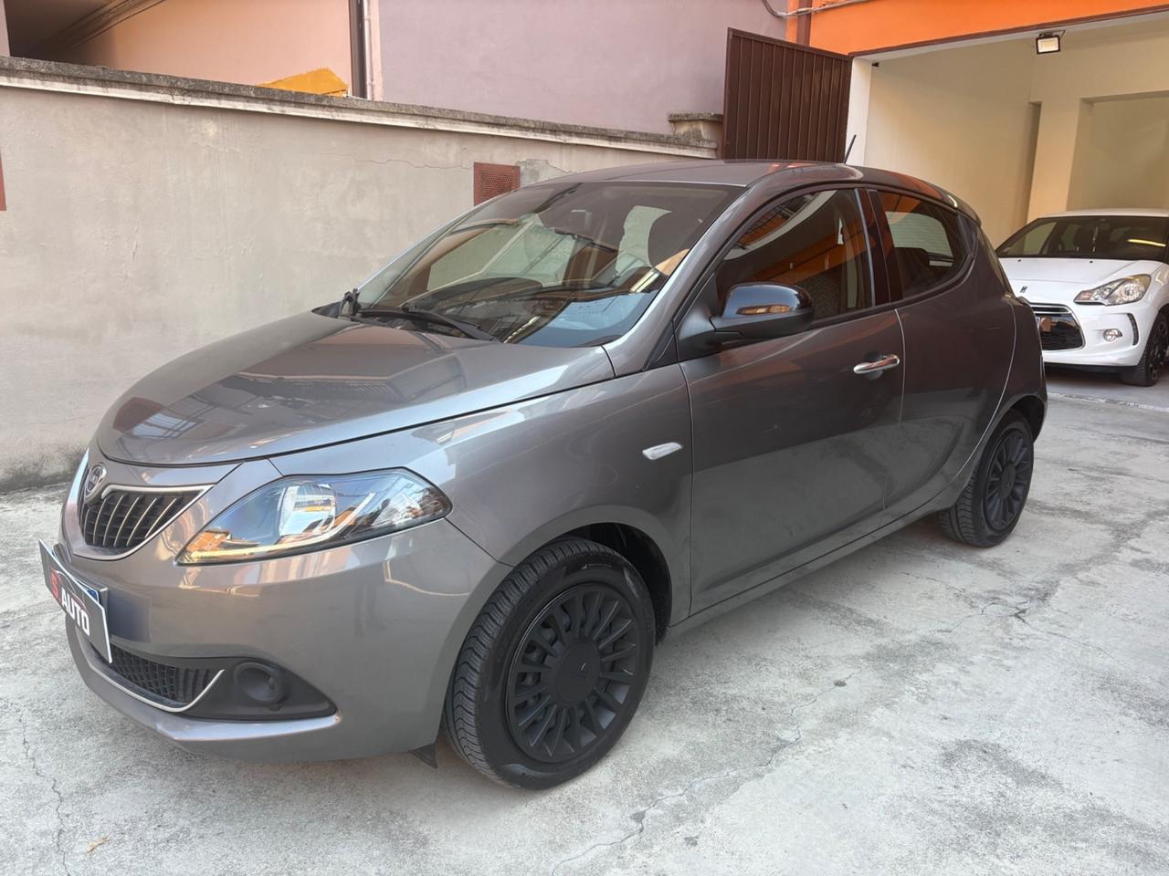 Lancia Ypsilon 1.0 FireFly 5 porte S&S Hybrid Ecochic A. Ferretti