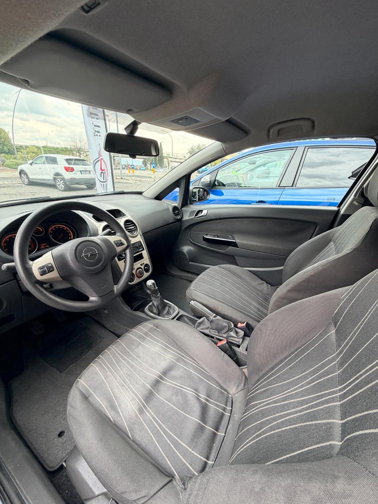 Opel Corsa 1.2 3 porte Club